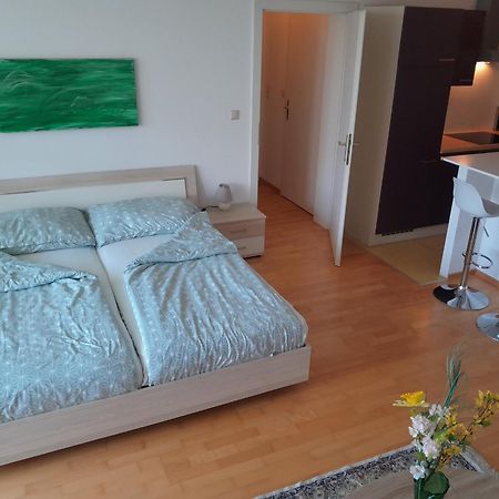 וינה Serviced Apartment With Sunny Balcony מראה חיצוני תמונה