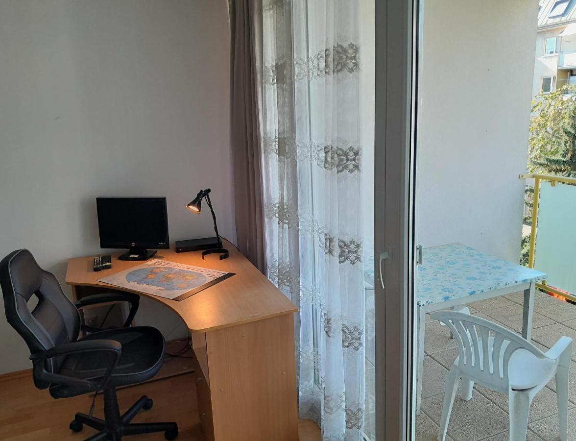 וינה Serviced Apartment With Sunny Balcony מראה חיצוני תמונה