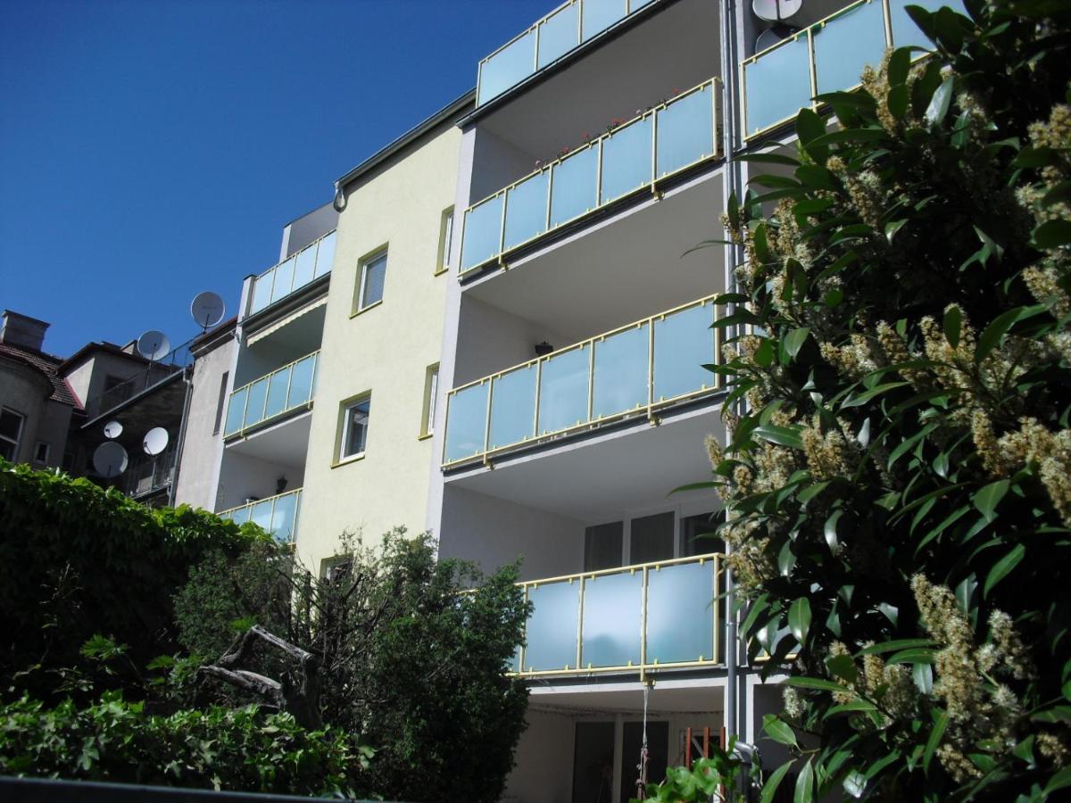 וינה Serviced Apartment With Sunny Balcony מראה חיצוני תמונה
